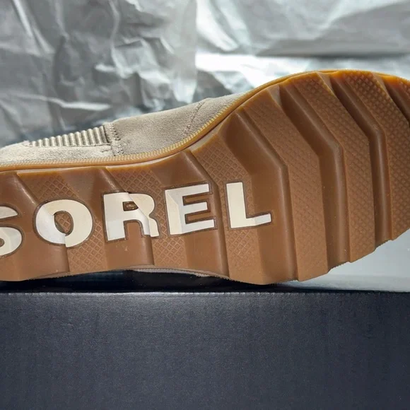 Sorel Women's Beige Winter Boots - Picture 8 of 9